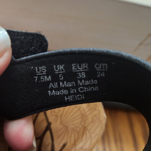 Blowfish Wedges Size 7.5 - Picture 5 of 5